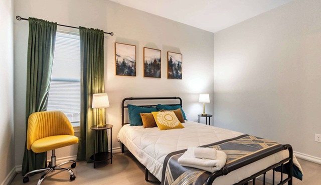 Charming 5BR Retreat Near Trails & Shops