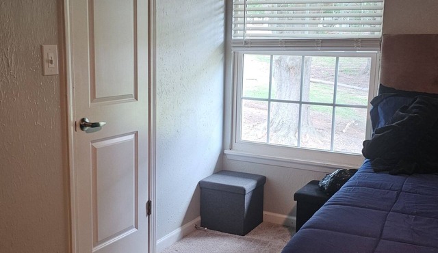 Charming bed & breakfast in wonderful Decatur with AC, WiFi, fitness room