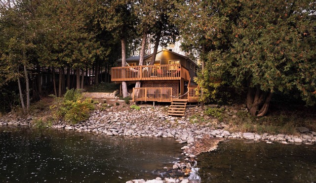 Charming Cottage on the River
