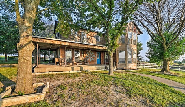 Charming Hamilton Farmhouse w/Country Views!