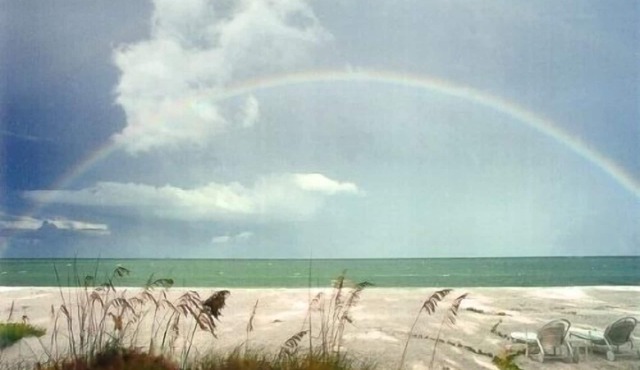 Chateau Blanc Beautiful Captiva Beachfront Home Pet friendly ,