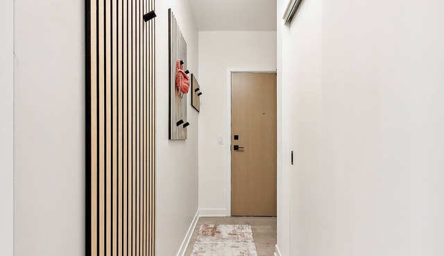 Chic Condo in Prime Location – Stylish Stay with Easy Access to Everything!