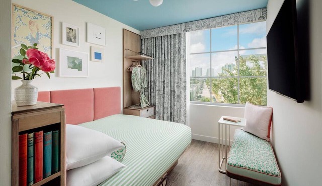 Chic Miami Beachfront Stay With Stunning Ocean Views & Poolside Events