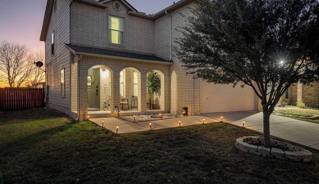 Chic Modern Farmhouse-Sleeps 12- Near Randolph AFB