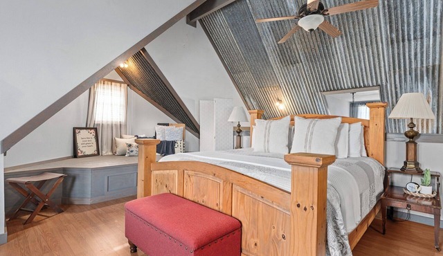 Circle D Guest House | Pet Friendly Country Escape