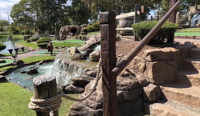 Comfort and Convenience! 2 Great Units! Near Pirate’s Cove Adventure Golf!