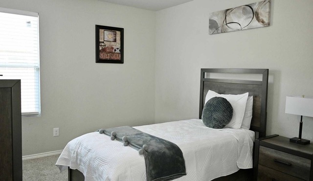 Comfortable & Private Home Perfect for Families & Business Travelers!