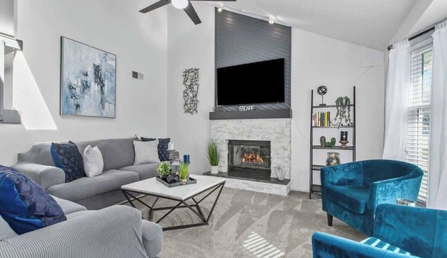 Comfortable Space Sleeps 9 Home Theater Pool Table