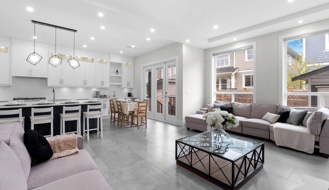 Contemporary Luxury modern charming retreat