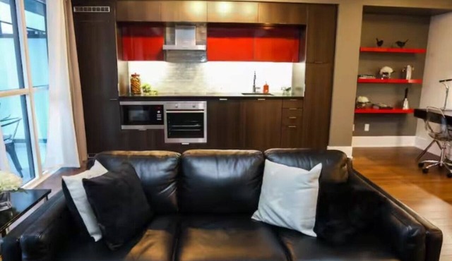Contemporary Toronto 1BR with Balcony and Sofa Bed