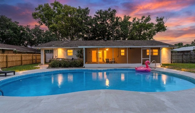 Conveniently Located - S Lakeland Pool Home, Pet and Family Friendly