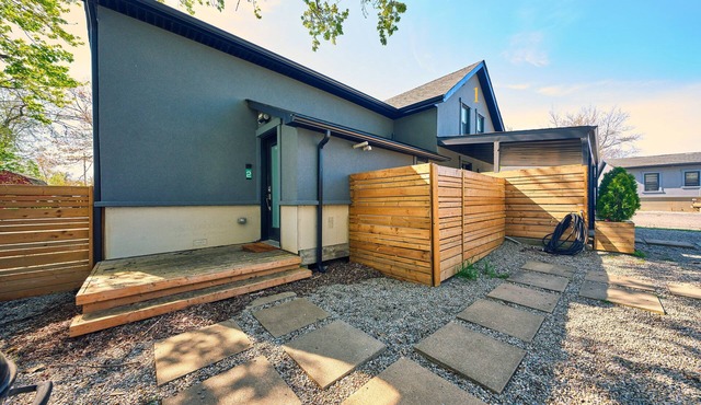 Cottage 2: Charming Bungalow Steps from the Lake