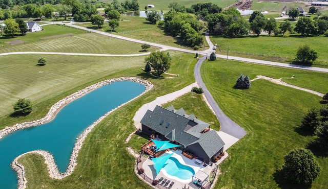 Country Paradise, 9 acres, Pool, Rec Center