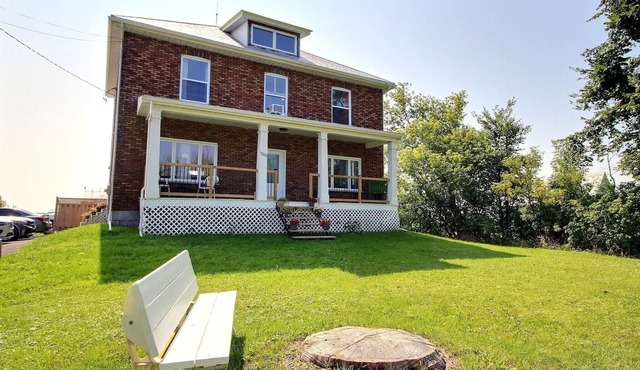 Country style house - 2500 sf. - 4 floors