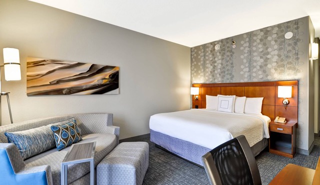 Courtyard by Marriott Dallas Medical/Market Center