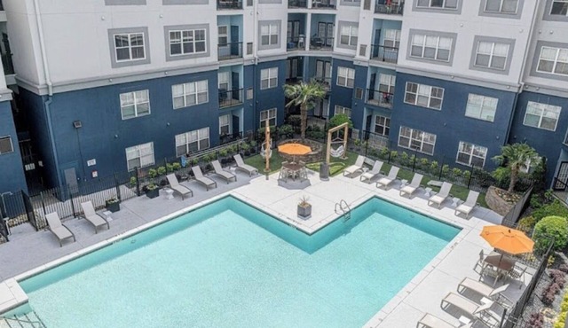 Cozy 2-bedroom apartment and 10 min walking distance to Mercedes-Benz Stadium
