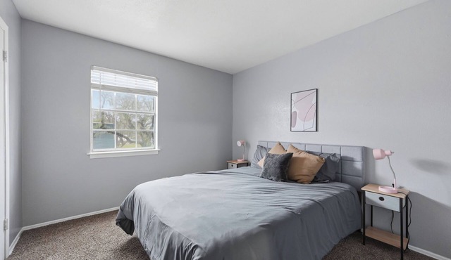 Cozy 2BR townhome with open living space