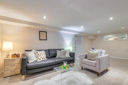 Cozy 3BR Home with 2 Kitchens plus Backyard in Leslieville