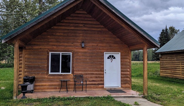 Cozy and Relaxing Getaway Cabin #7