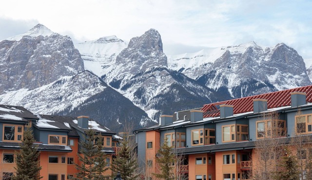 Cozy.Bright.Central - Canmore Downtown