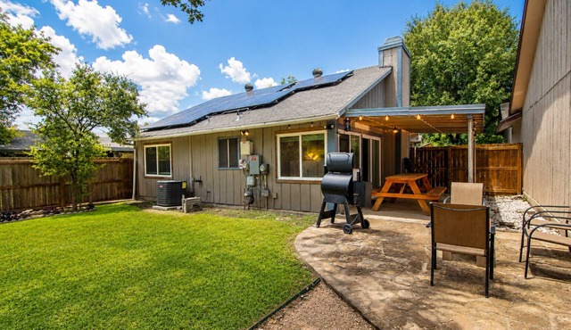 Cozy Home | Pool Table & 2 Arcade Games | Enclosed Backyard