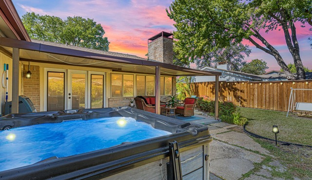 Cozy Paradise w/Hot Tub, Game Room, & King Beds