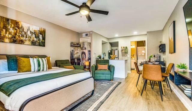 Cozy Studio Apartment- Domain, UT , Downtown Easy City Access Austin