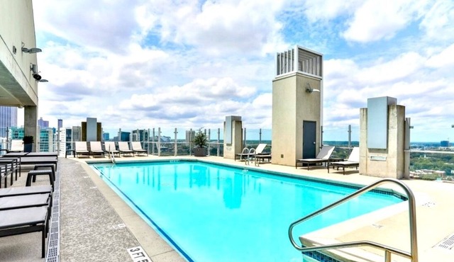 Cozy studio in a lovely the heart of Midtown with rooftop pool and gym access
