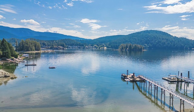 Deep Cove Stunning Waterfront House