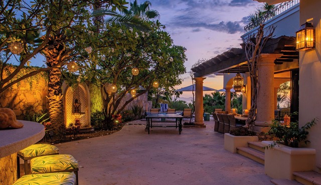 Del Mar Villa, Spa, Gym & Steps from Swimmable Beach — Chef & Butler Incl.