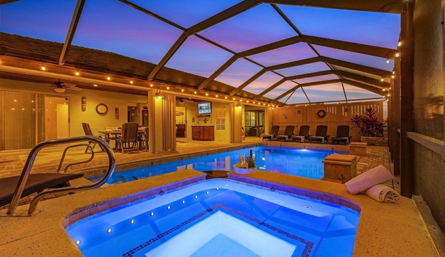 Direct Access Waterfront Villa with Heated Pool & Spa - Edgewater Escape - Roelens Vacations