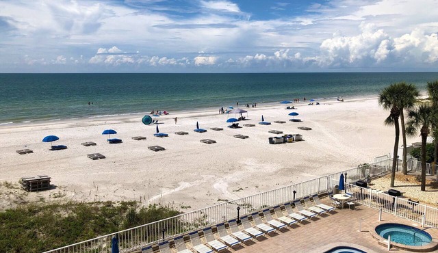 Direct Beachfront Indian Shores - Family Fav W/Pool- Vacay Mode On!