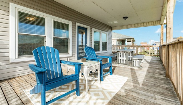 Dog-friendly bayside home with a fenced yard & washer/dryer - walk to the beach