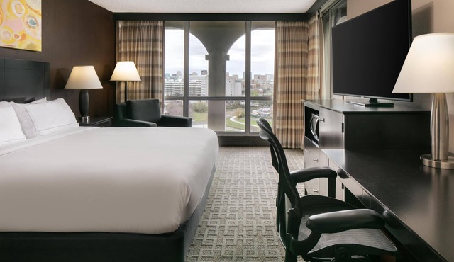DoubleTree by Hilton Dallas - Market Center