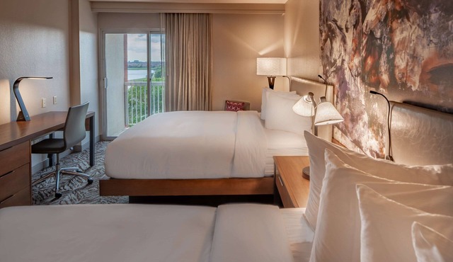 DoubleTree by Hilton Dallas - Farmers Branch