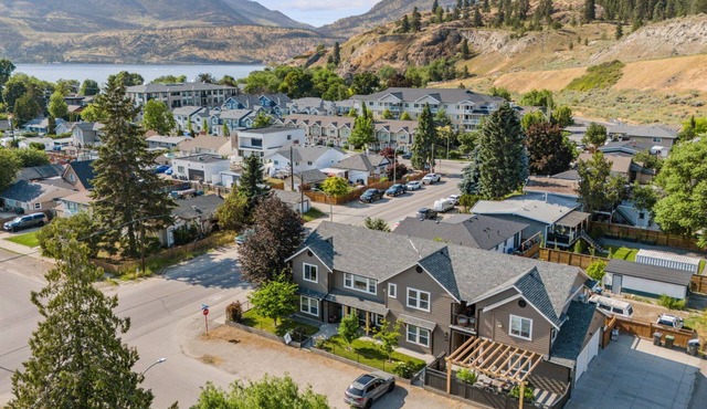 Downtown District & Knox Mountain & 5 min Walk to Beach, Hot Tub & Covered Patio