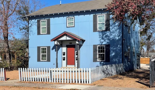 Downtown San Antonio, Cozy 1-bedroom, WiFi, AC, washer/dryer, 201