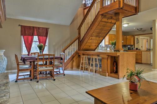 Dripping Springs Home w/Deck, Near Wedding Venue