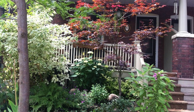 Earl Grey Gardens! Newly renovated near Greektown and The Beach