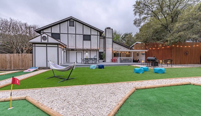 Enchanting Texas Home w Pool, GameRoom, MiniGolf & Firepit by 6Flags & Seaworld