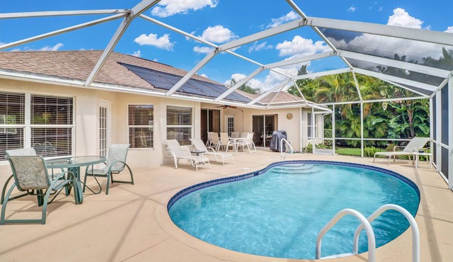 Enchanting Villa with Private Pool, Bicycles, and Full Amenities; 7-day discount