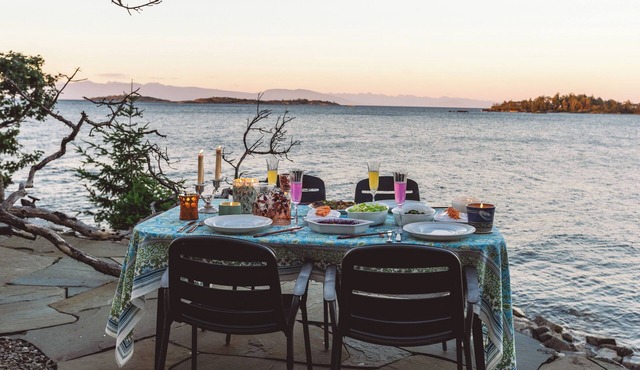 Endless Coastal Views- Peaceful B&B in Nanoose Bay