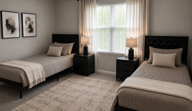 Entire Modern Condo Clean, Stylish & Comfortable