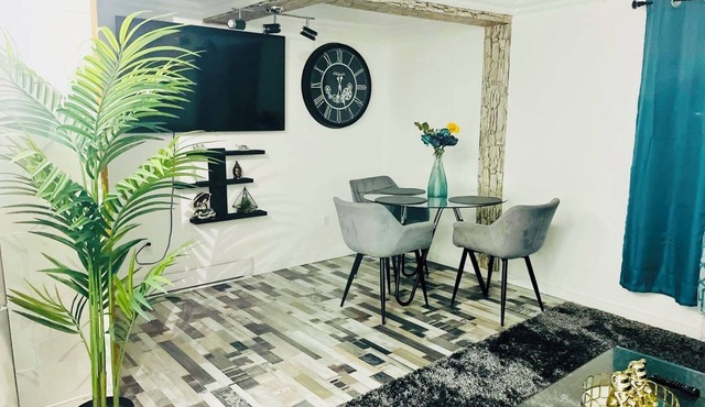 Entire unit with private Entrance in Sherbrooke