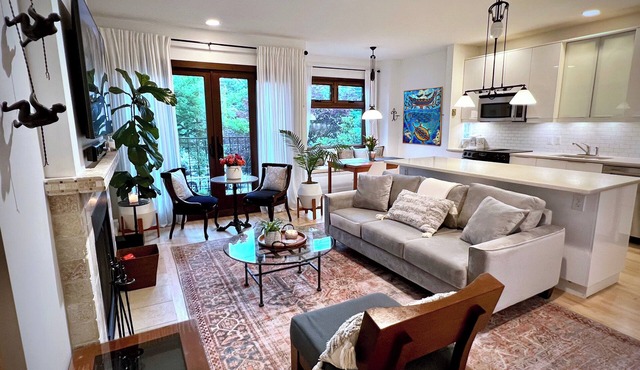 Exceptional Townhouse in Kitsilano - Walk to Beach, 4th Ave & Broadway