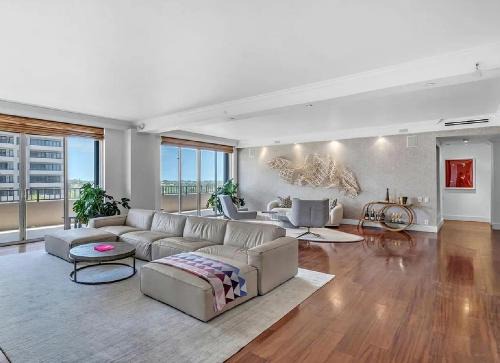 Expansive 4 Bedroom Oceanfront Condo with Balcony