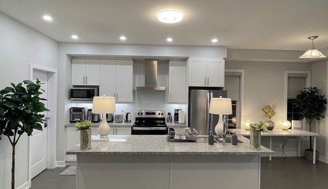 Experience Unforgettable Luxury Markham Townhouse Exquisite 6-Bedroom Getaway