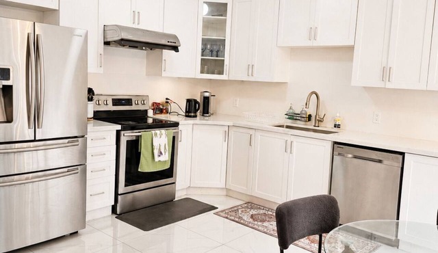 Family Friendly 4 BR 3 Bath Home near Toronto