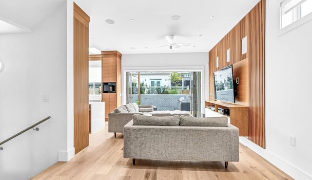 FIFA 2026 Vancouver stay prime location sleeps 7 free parking kids friendly