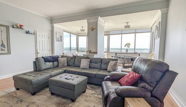 FIFA STAY Penthouse · 3BR ·MBS -10 Min -WFH DESK